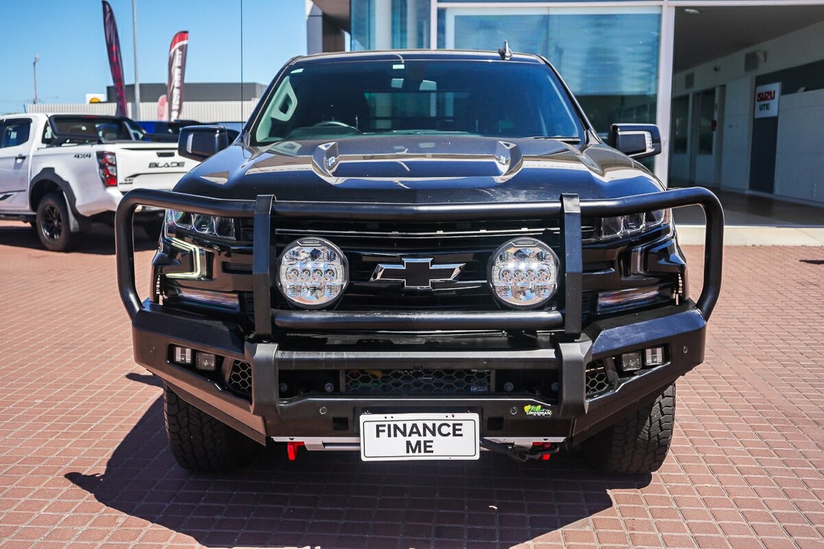 Chevrolet Silverado image 3