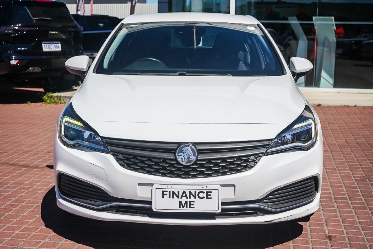 Holden Astra image 3