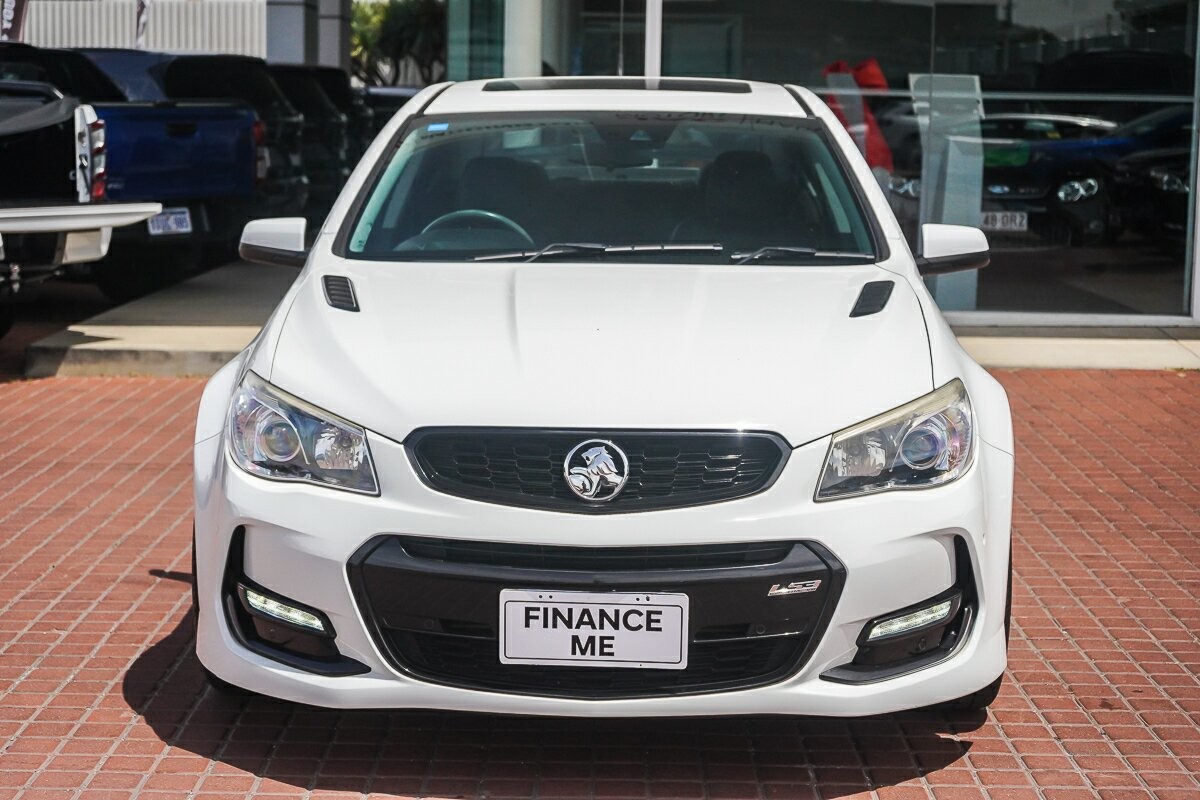 Holden Commodore image 3