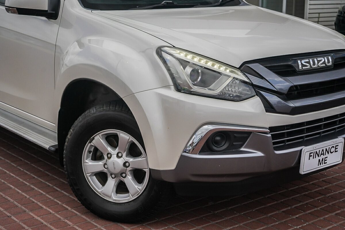 Isuzu Mu-x image 2