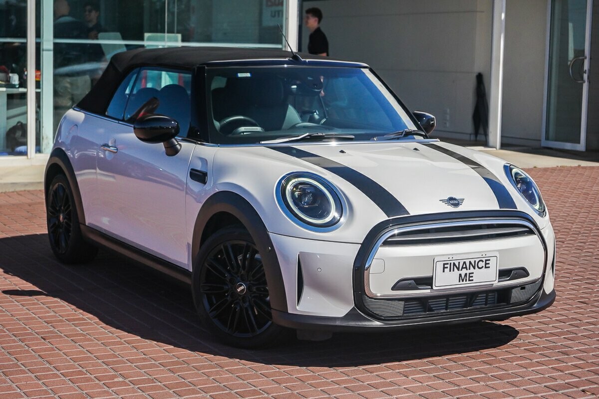 Mini Convertible image 1