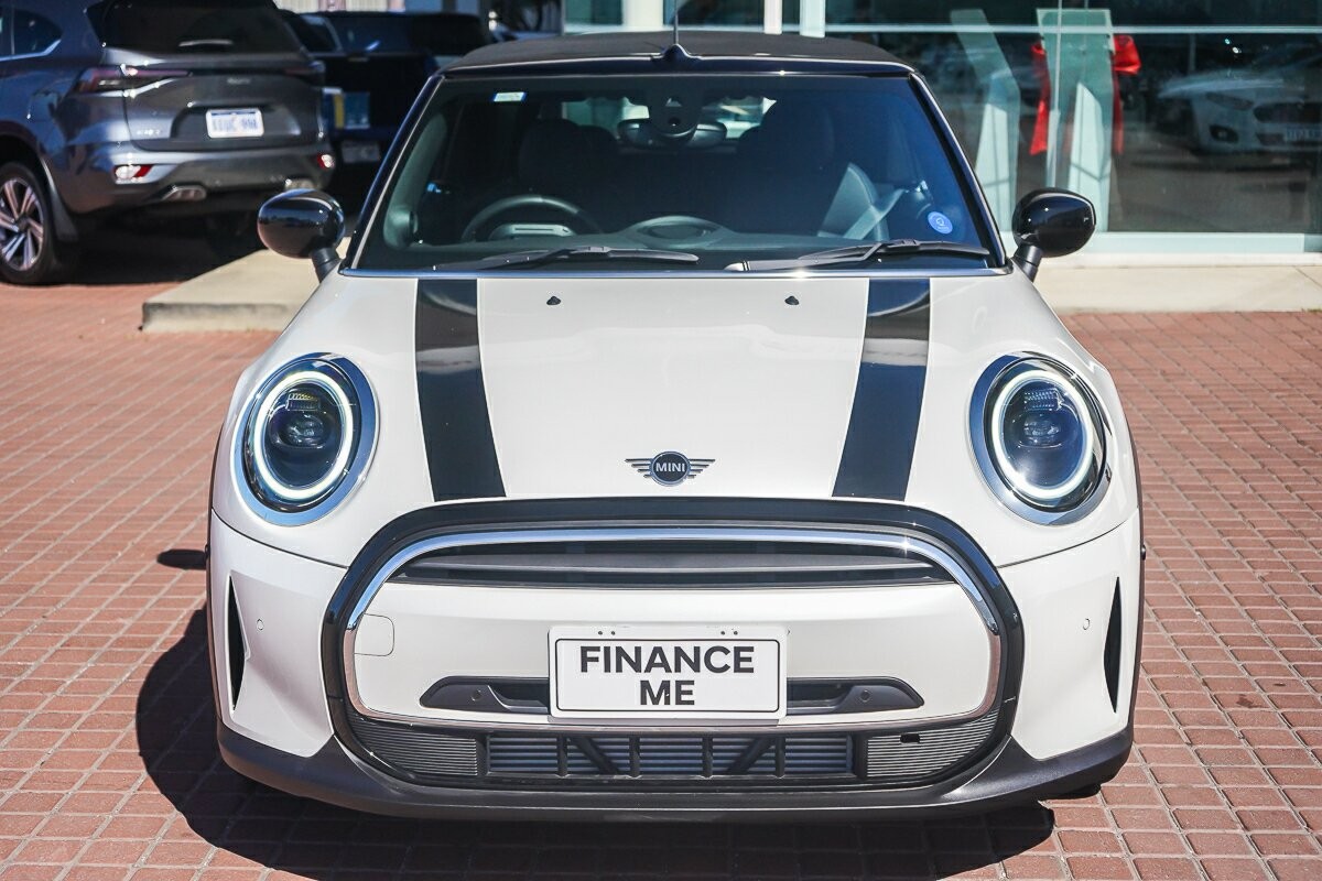 Mini Convertible image 3