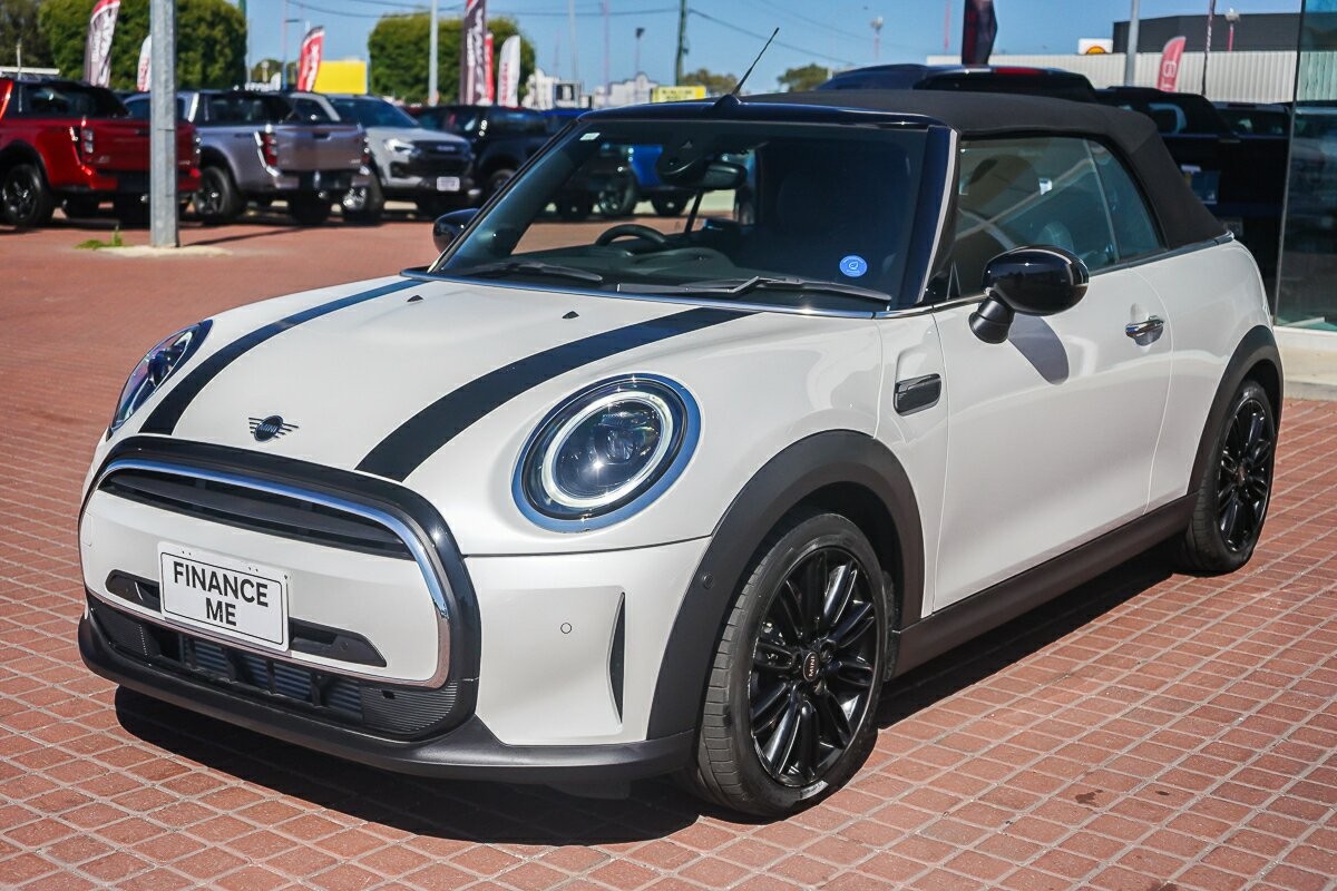 Mini Convertible image 4