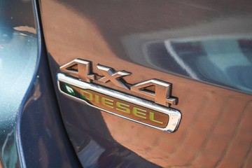 https://vehicle-cdn.autoleague.cloud/32225_81009432_10.jpg