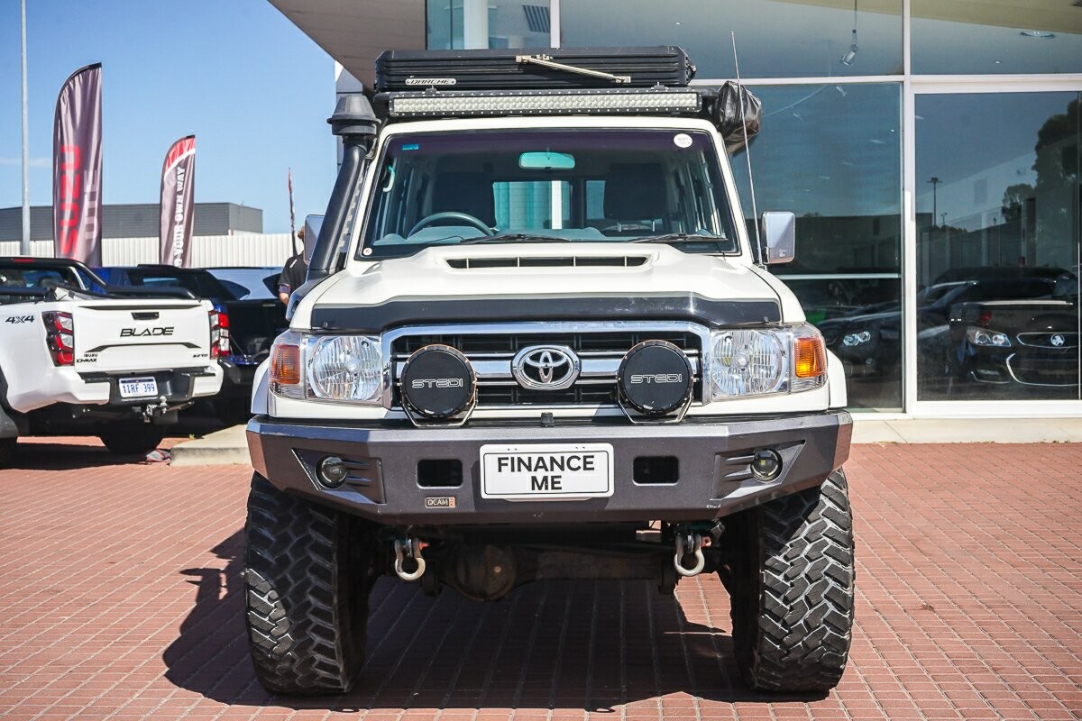 Toyota Landcruiser image 3