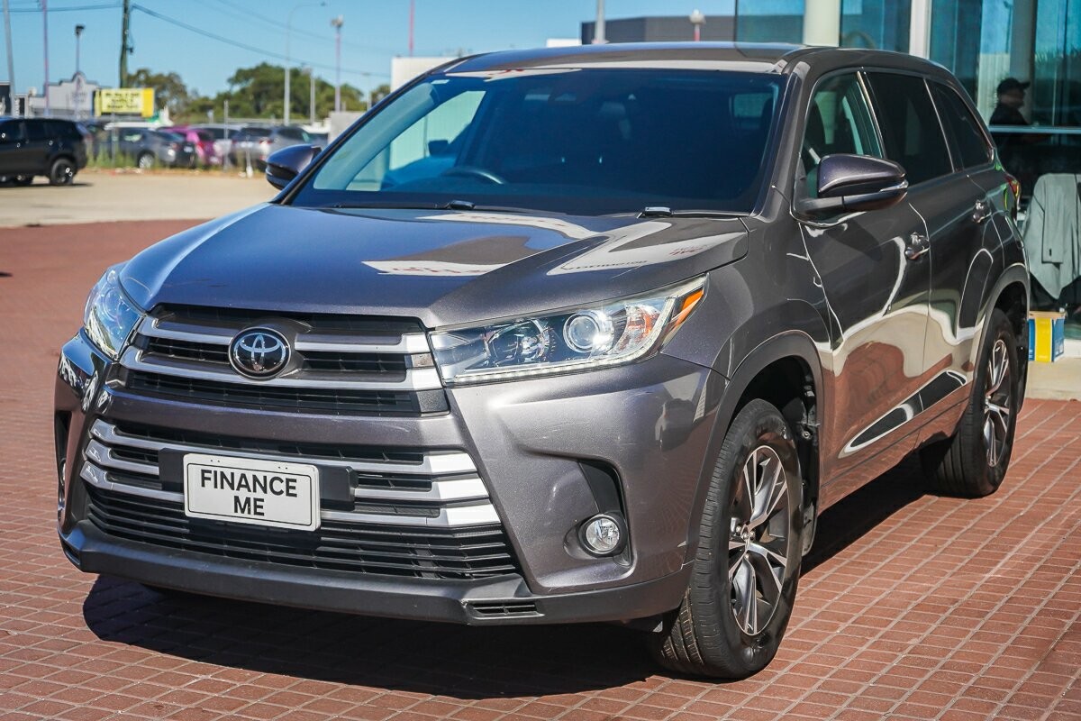 Toyota Kluger image 4