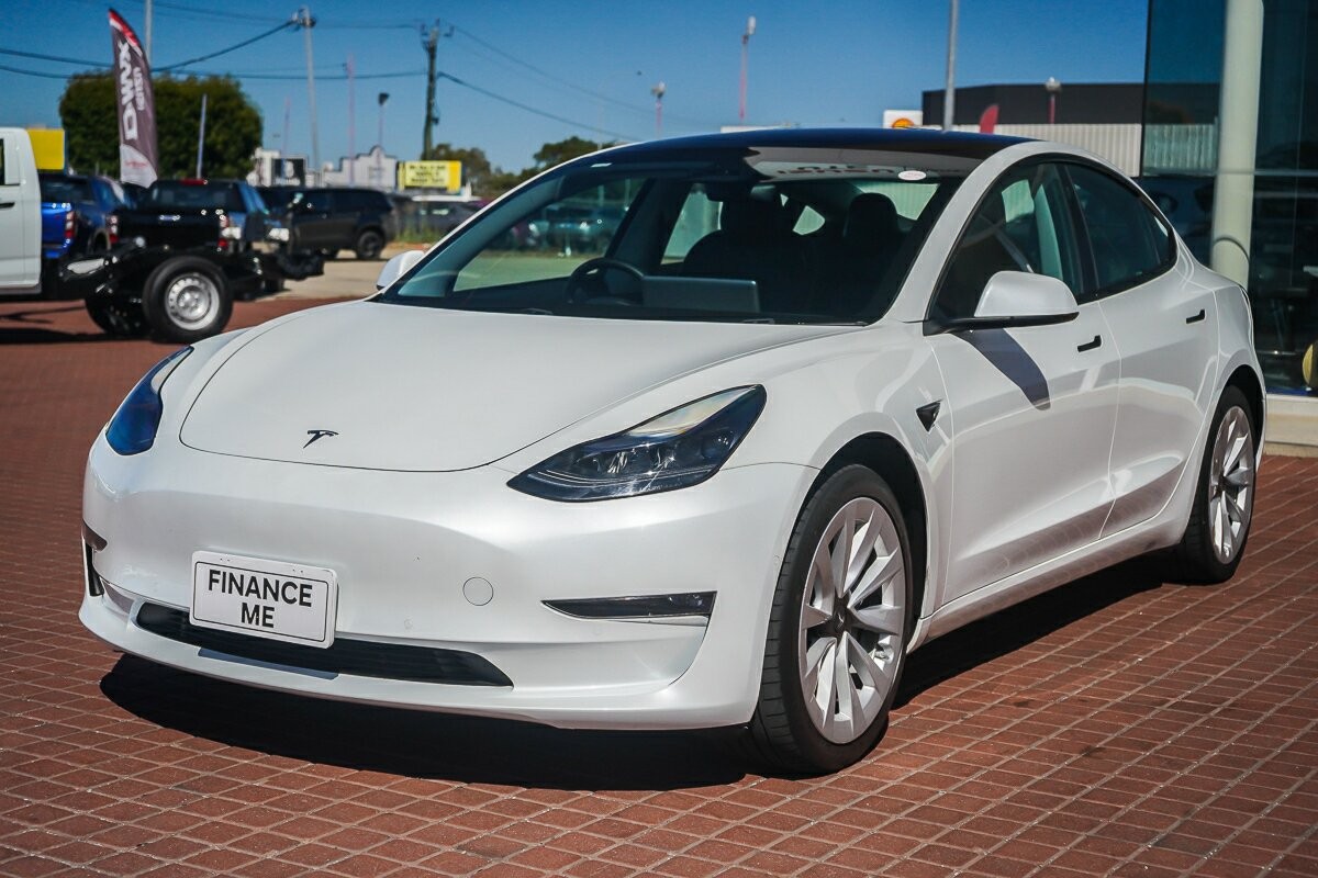 Tesla Model 3 image 4