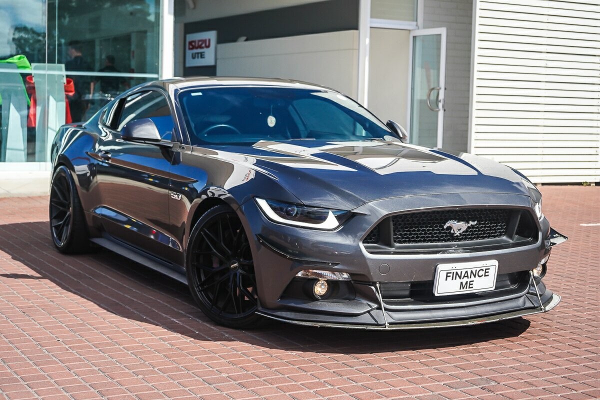 Ford Mustang image 1