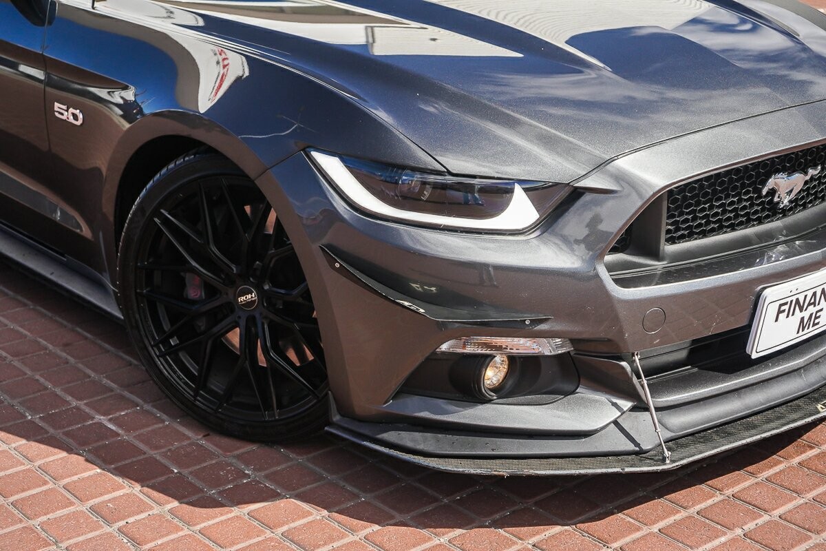 Ford Mustang image 2