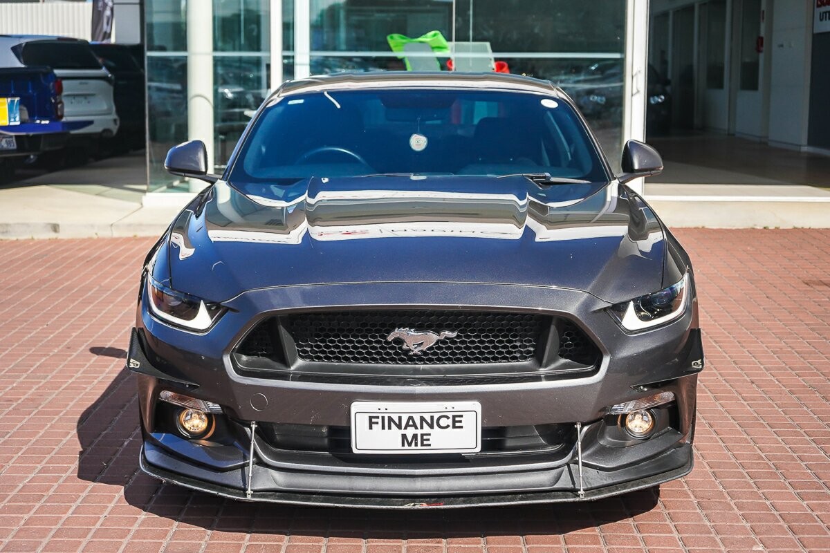 Ford Mustang image 3