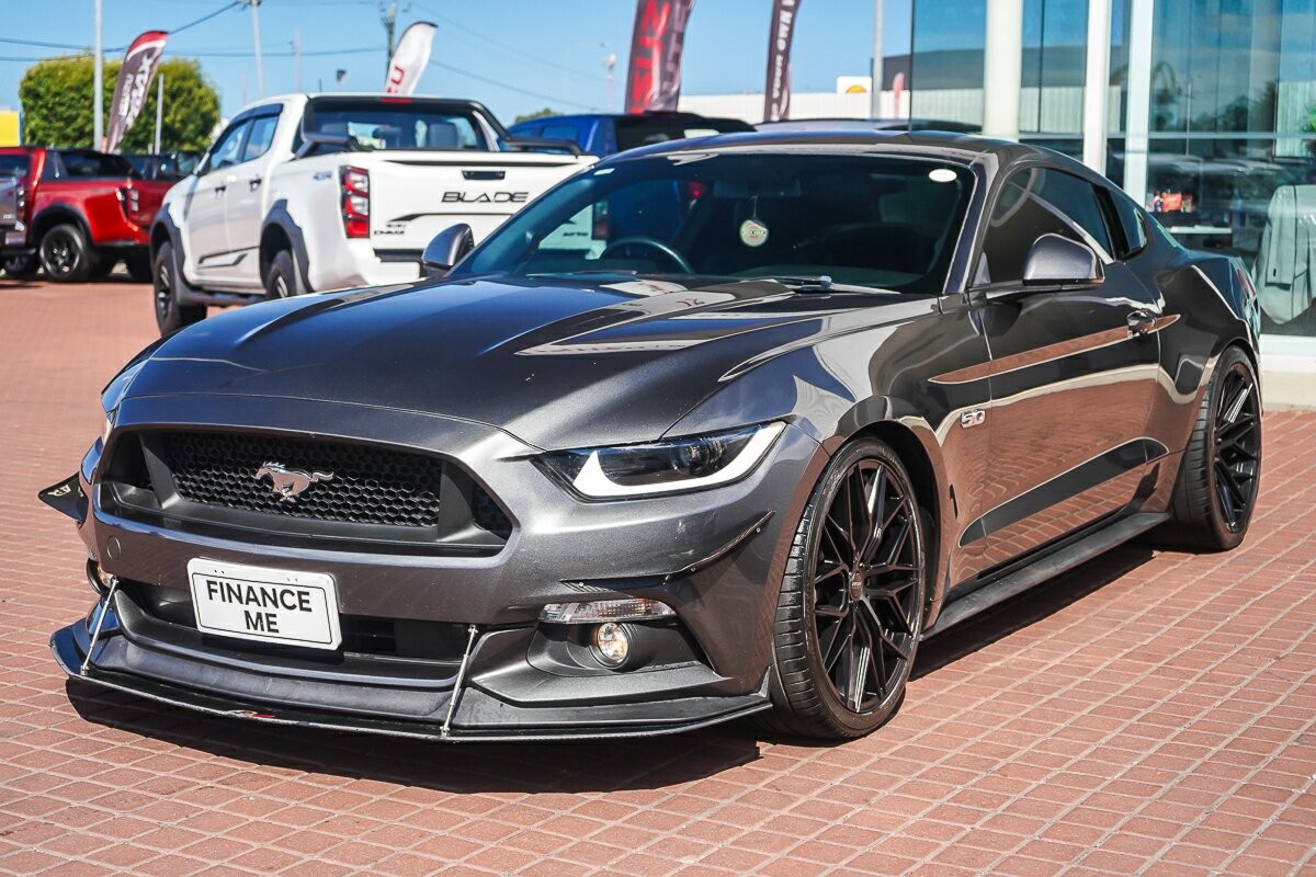 Ford Mustang image 4