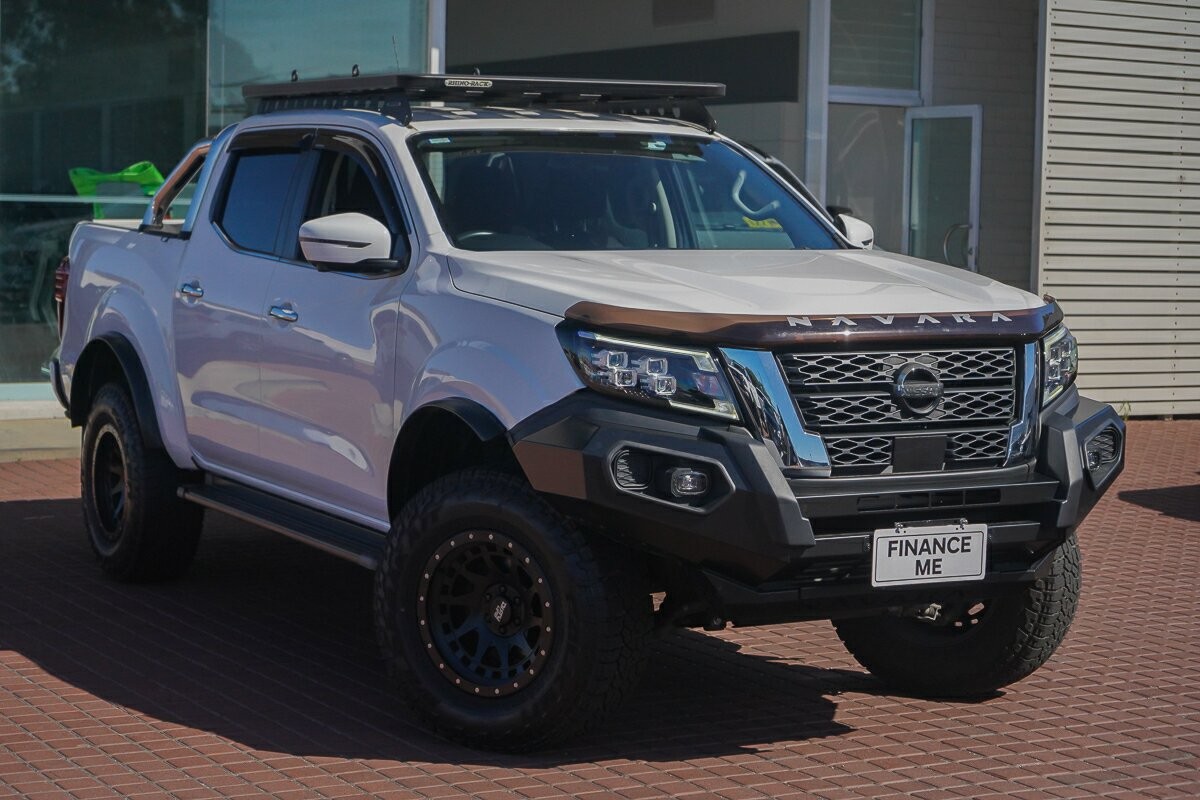 Nissan Navara image 1