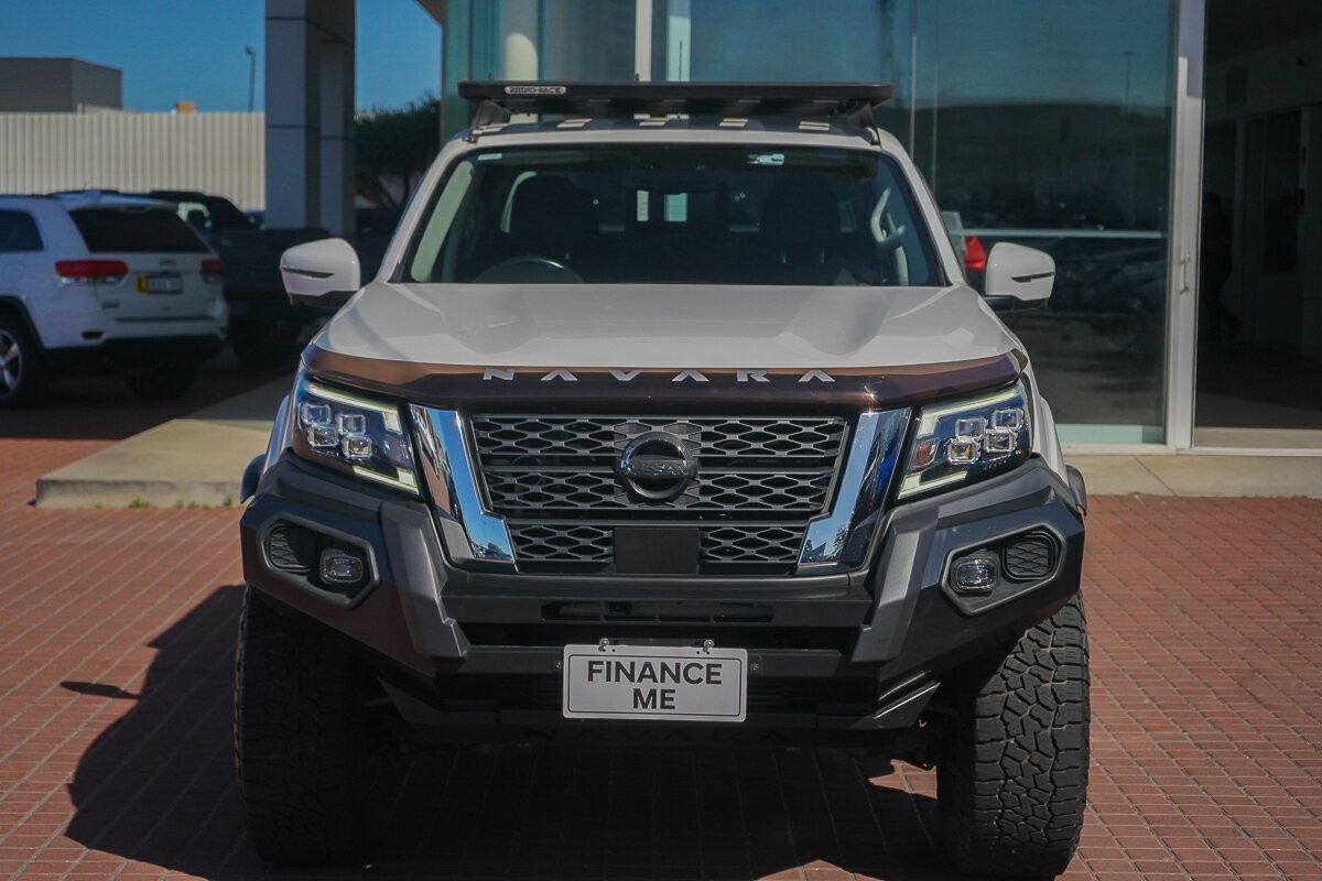 Nissan Navara image 3