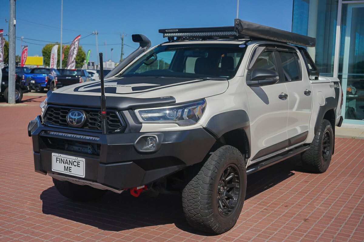 Toyota Hilux image 4