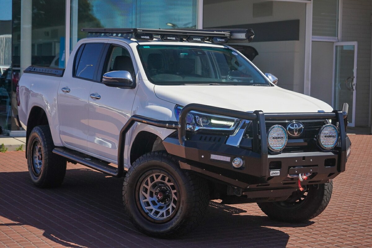 Toyota Hilux image 1