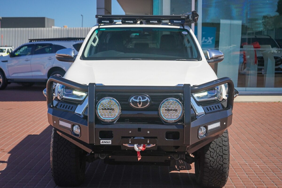 Toyota Hilux image 3
