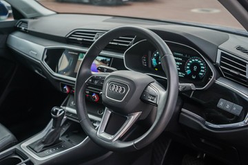 https://vehicle-cdn.autoleague.cloud/32225_81009517_12.jpg