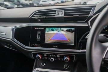 https://vehicle-cdn.autoleague.cloud/32225_81009517_16.jpg