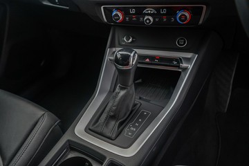 https://vehicle-cdn.autoleague.cloud/32225_81009517_17.jpg
