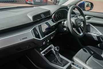 https://vehicle-cdn.autoleague.cloud/32225_81009517_19.jpg