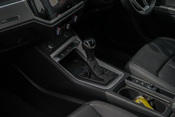 https://vehicle-cdn.autoleague.cloud/32225_81009517_21.jpg