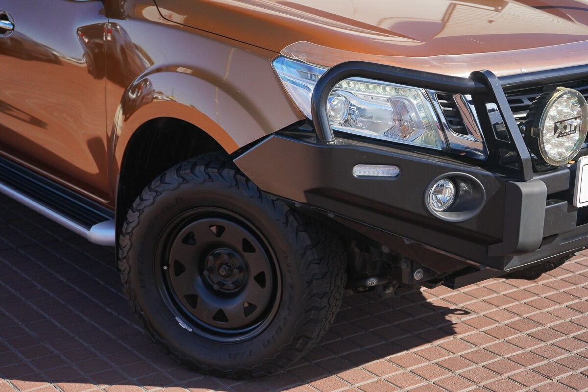 Nissan Navara image 2