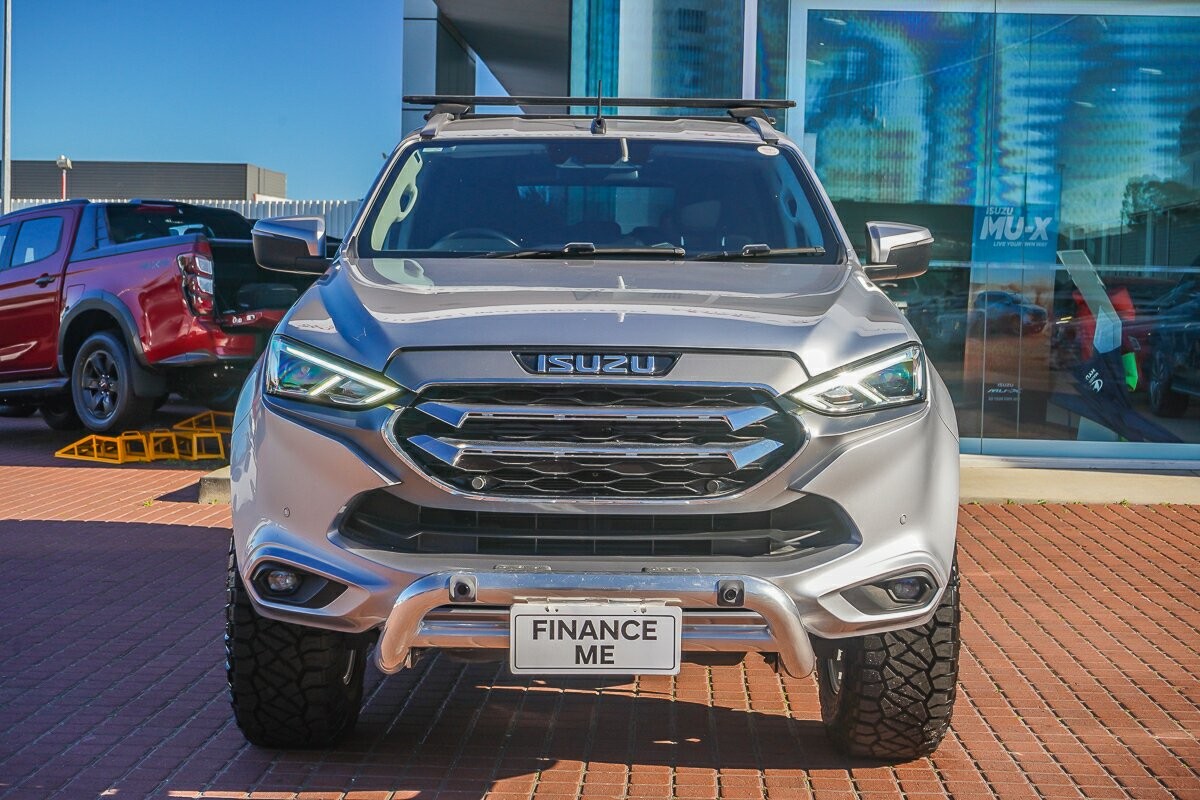 Isuzu Mu-x image 3