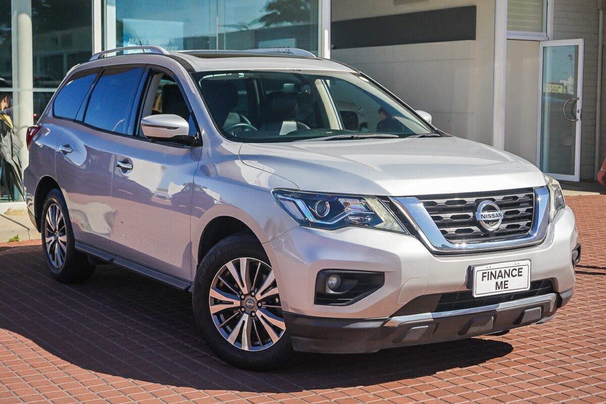 Nissan Pathfinder image 1