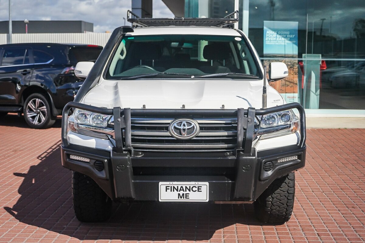 Toyota Landcruiser image 3