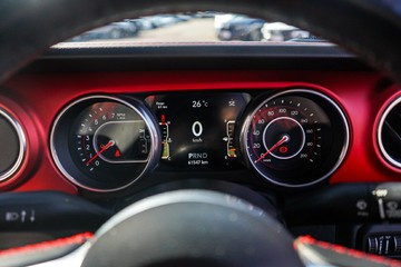 https://vehicle-cdn.autoleague.cloud/32225_81009622_15.jpg