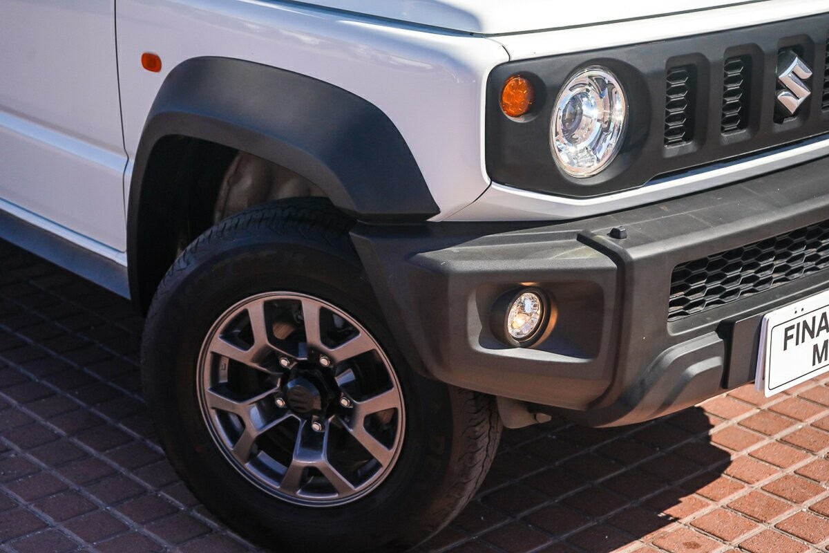 Suzuki Jimny image 2