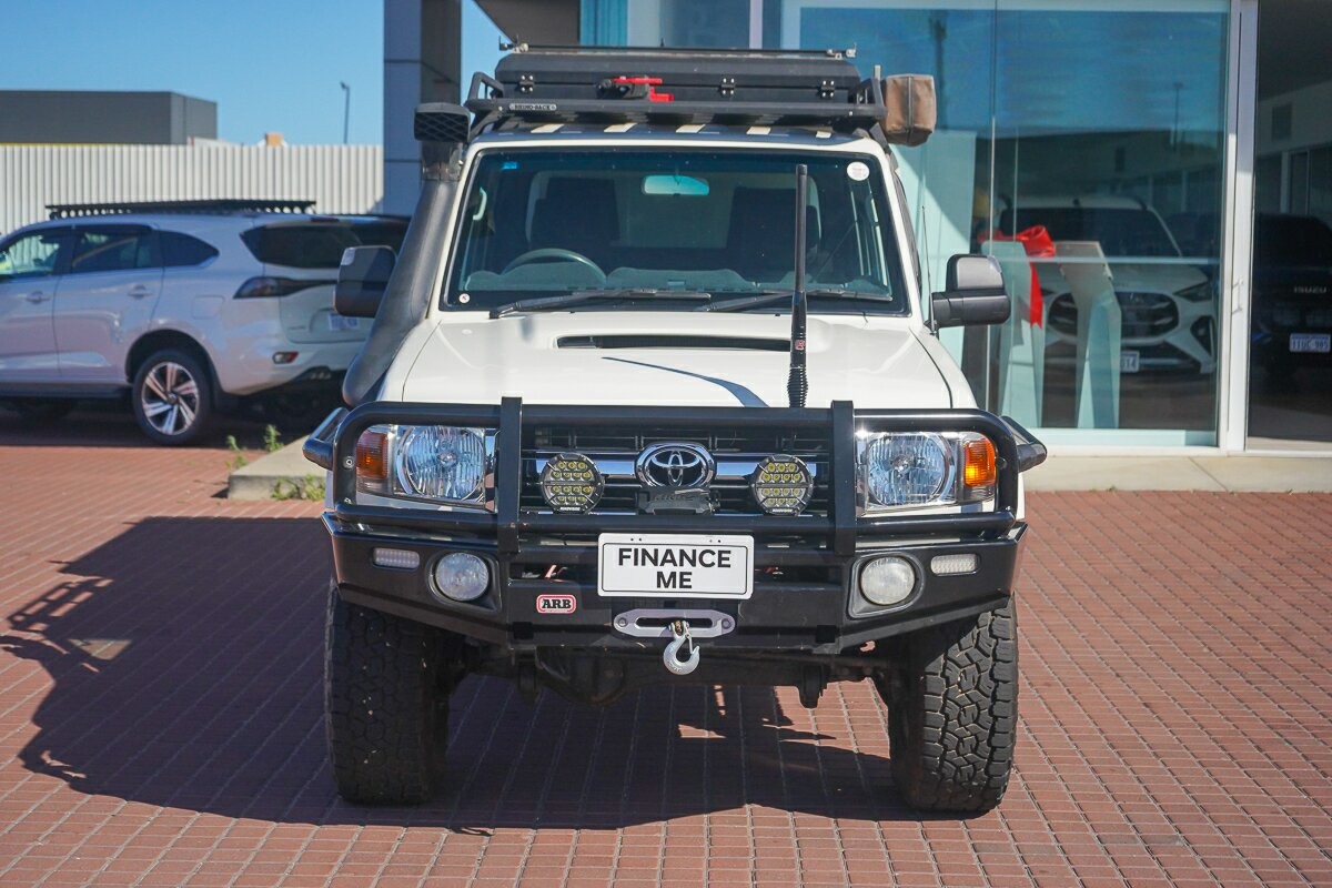 Toyota Landcruiser image 3