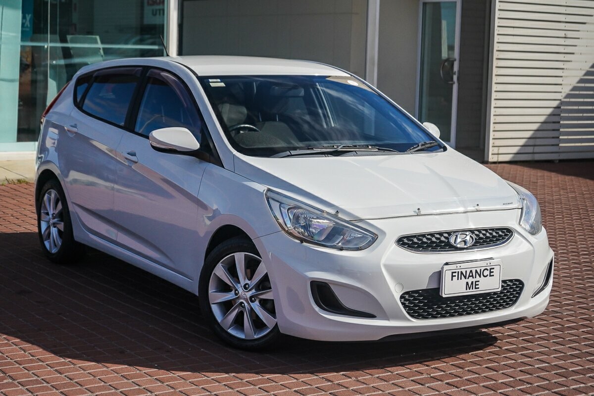 Hyundai Accent image 1