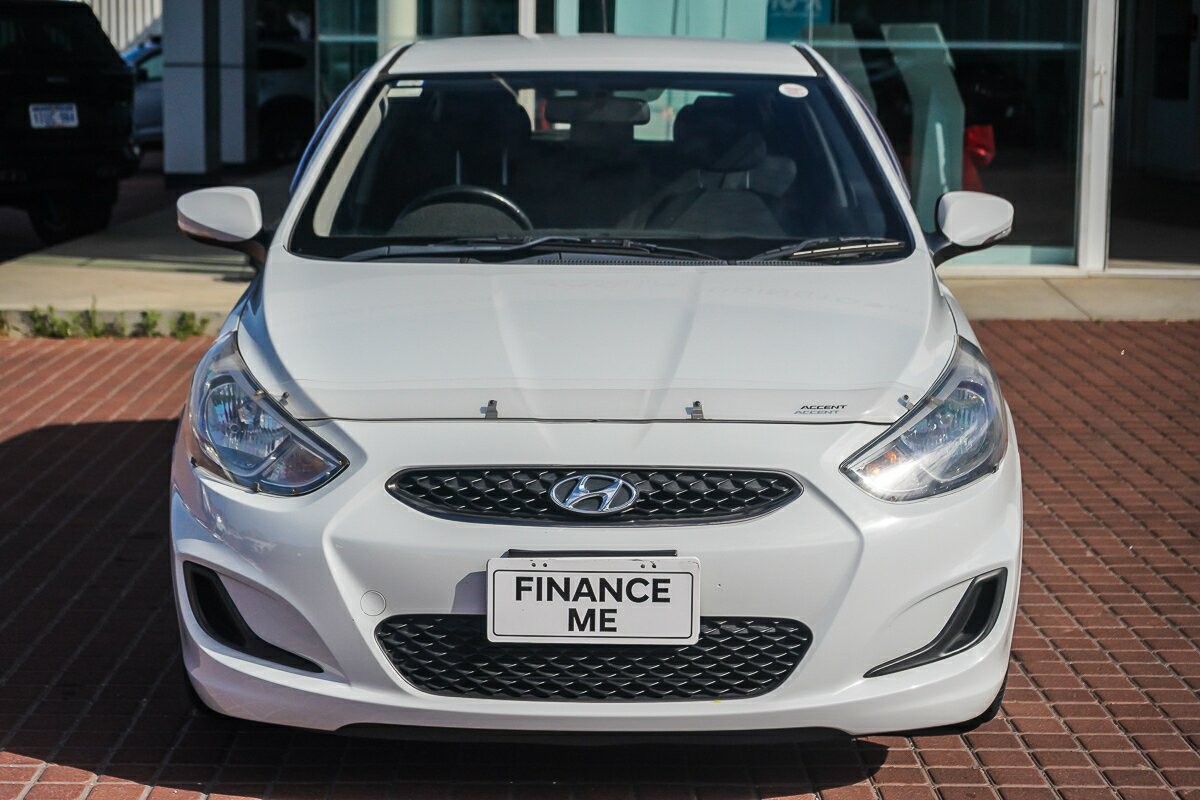 Hyundai Accent image 3