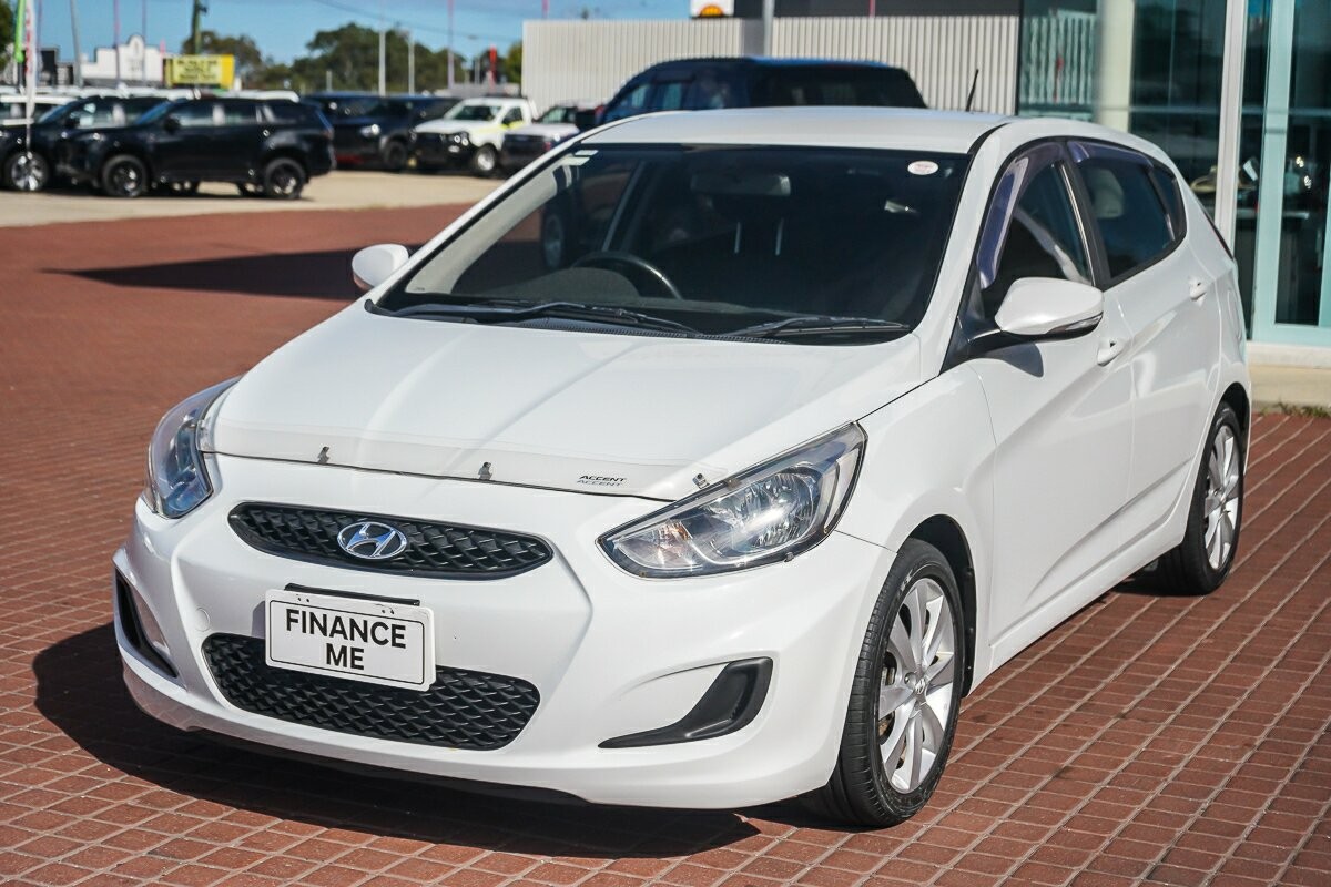Hyundai Accent image 4