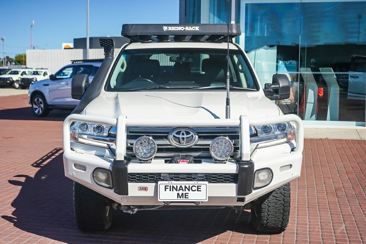 Toyota Landcruiser image 3
