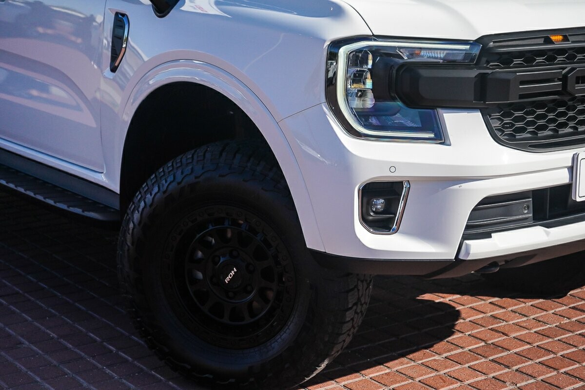 Ford Everest image 2