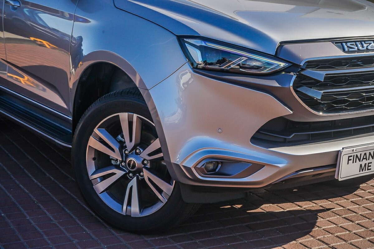 Isuzu Mu-x image 2