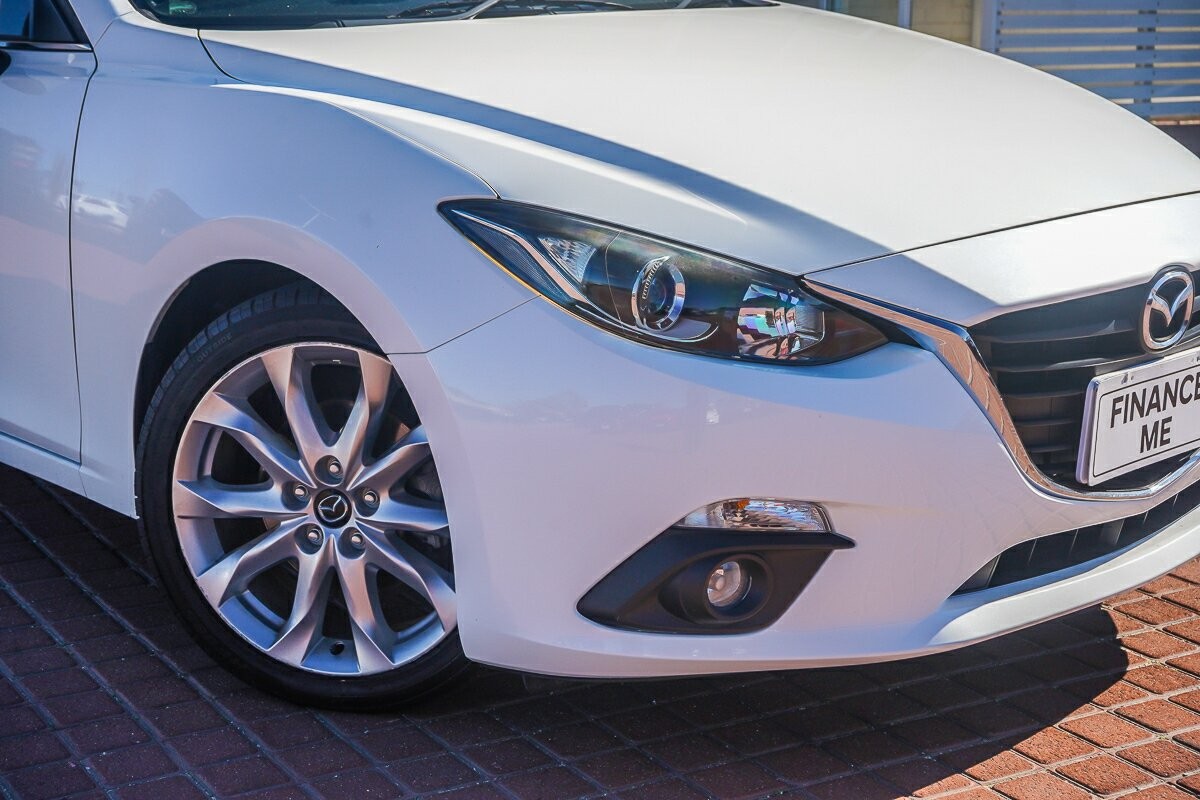 Mazda 3 image 2