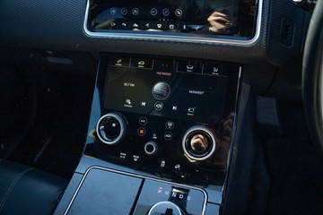 https://vehicle-cdn.autoleague.cloud/32225_81009752_17.jpg