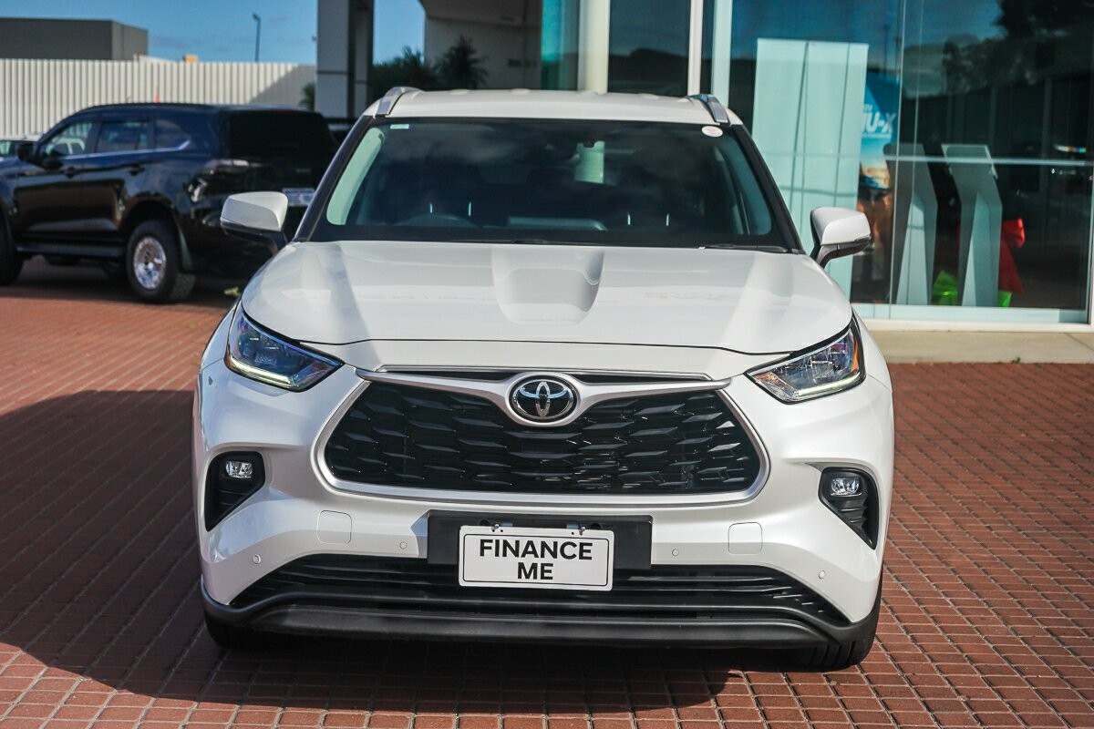 Toyota Kluger image 3