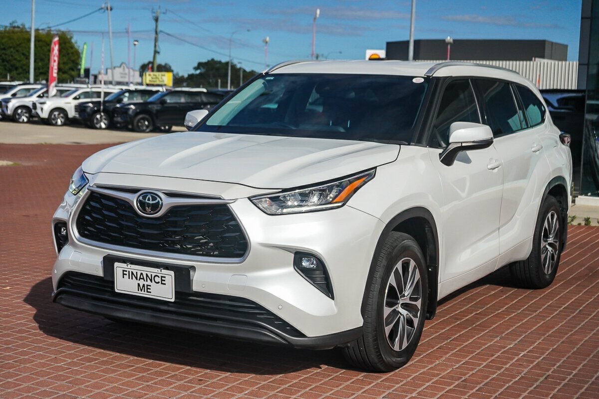 Toyota Kluger image 4