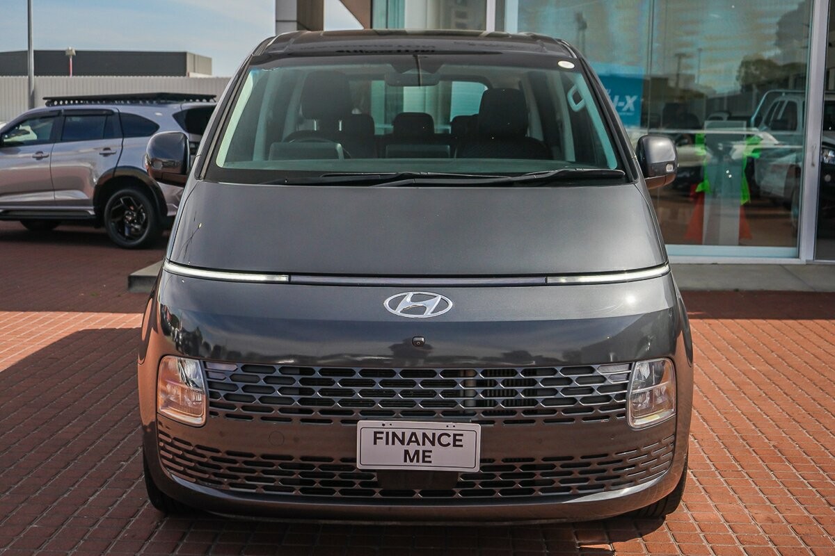 Hyundai Staria image 3