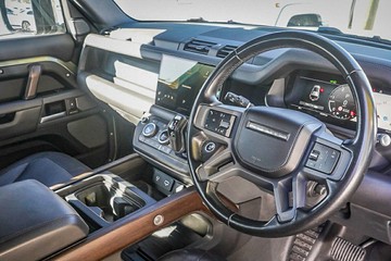 https://vehicle-cdn.autoleague.cloud/32225_81009789_13.jpg