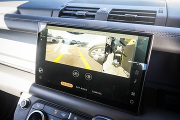 https://vehicle-cdn.autoleague.cloud/32225_81009789_18.jpg