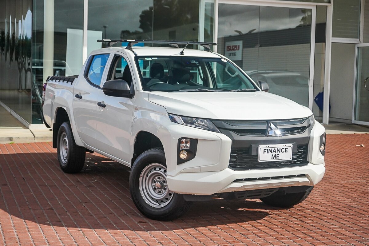 Mitsubishi Triton image 1