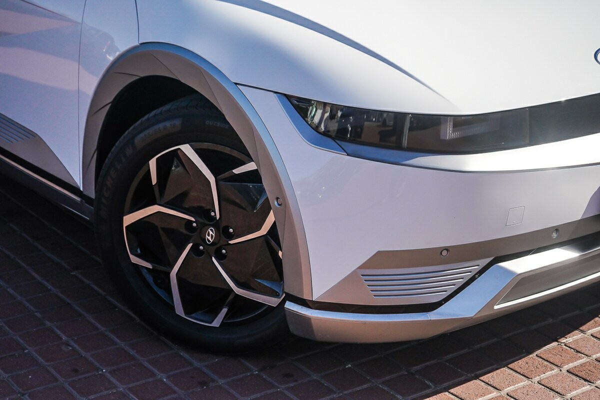 Hyundai Ioniq 5 image 2