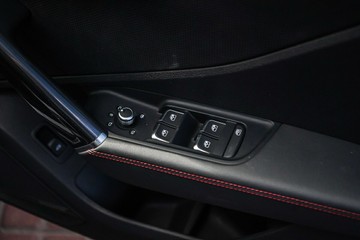 https://vehicle-cdn.autoleague.cloud/32225_81009804_12.jpg