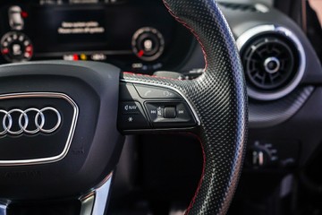 https://vehicle-cdn.autoleague.cloud/32225_81009804_14.jpg