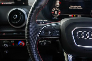 https://vehicle-cdn.autoleague.cloud/32225_81009804_15.jpg
